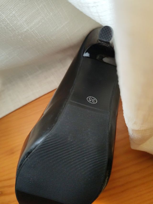 Tacones negros aguja