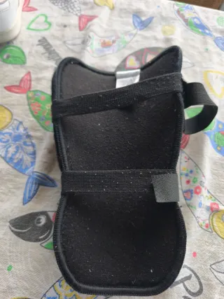 Protetores Adidas para caneleiras