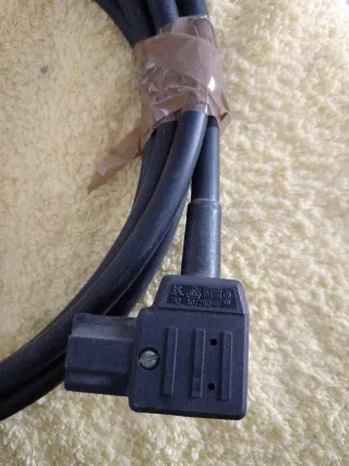 Cable alimentación 4m conector H.  Tengo 3 .