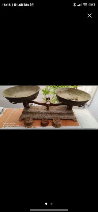 Balanza antigua de hierro