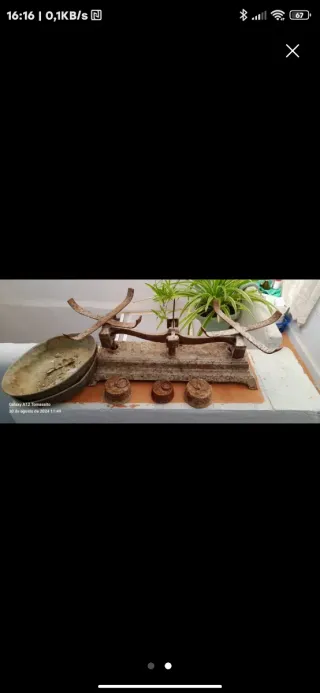 Balanza antigua de hierro