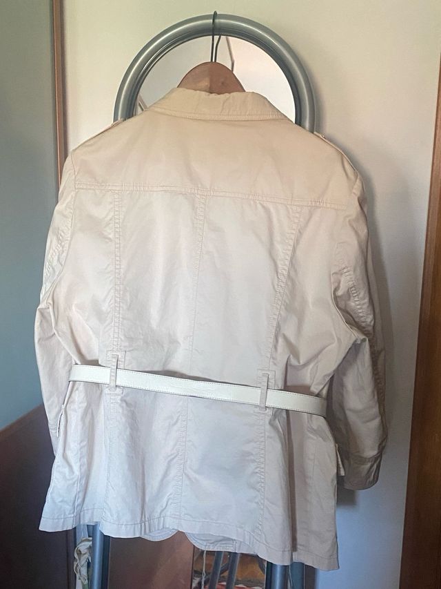 Chaqueta ligera CortaVientos Beige talla 44