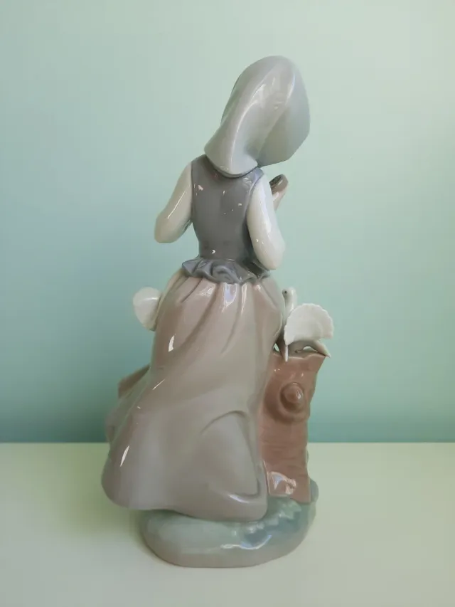 Lladró: Paloma al Regazo