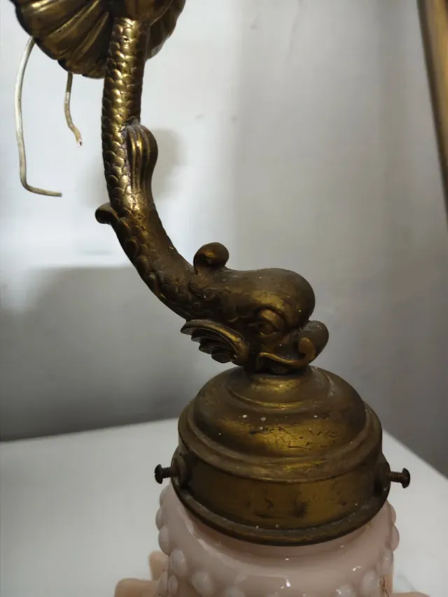 Aplique pared antiguo pez dorado cristal opalino