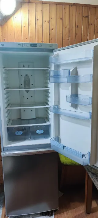 Frigorífico Teka plateado modelo NF 340 C