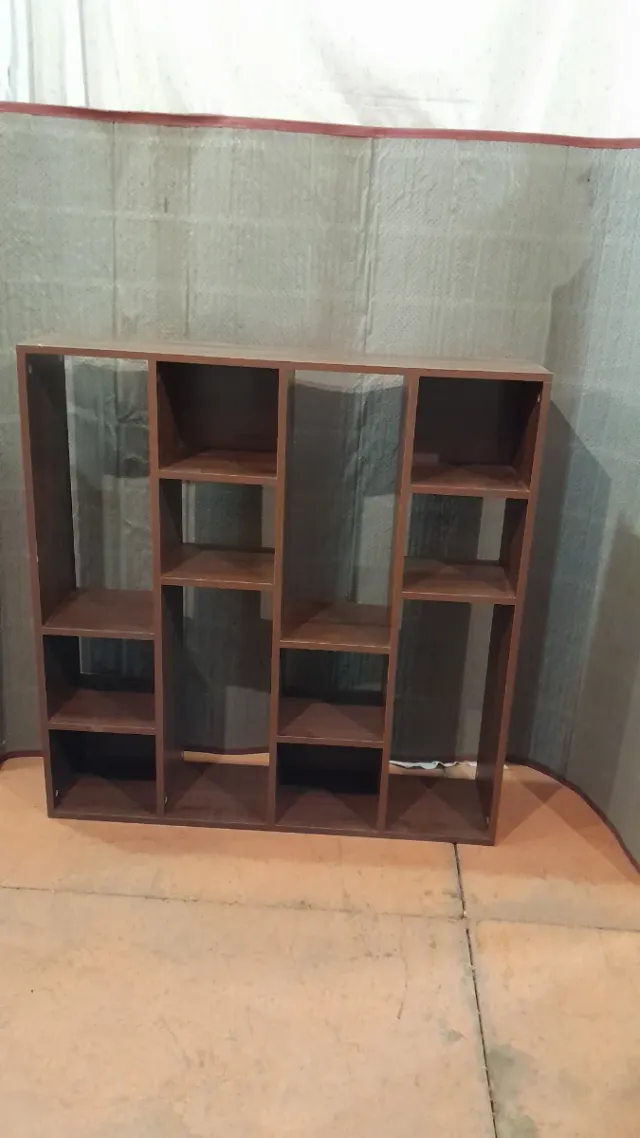 Estantería de madera modular