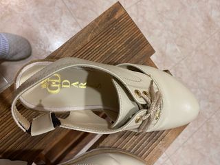 Zapatos piel beige talla 37 hechos a medida