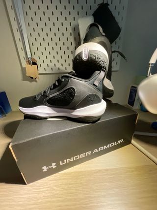 Zapatillas Under Armour Negras Blancas