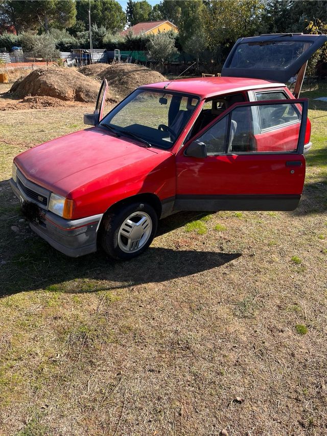 Coche Clásico Opel Corsa