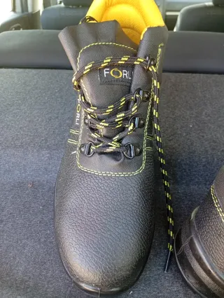 Botas de trabajo FORLI reforzadas puntera.