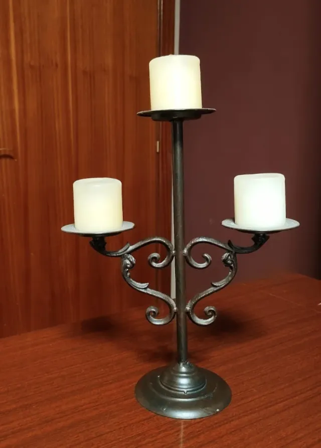 Candelabro de metal