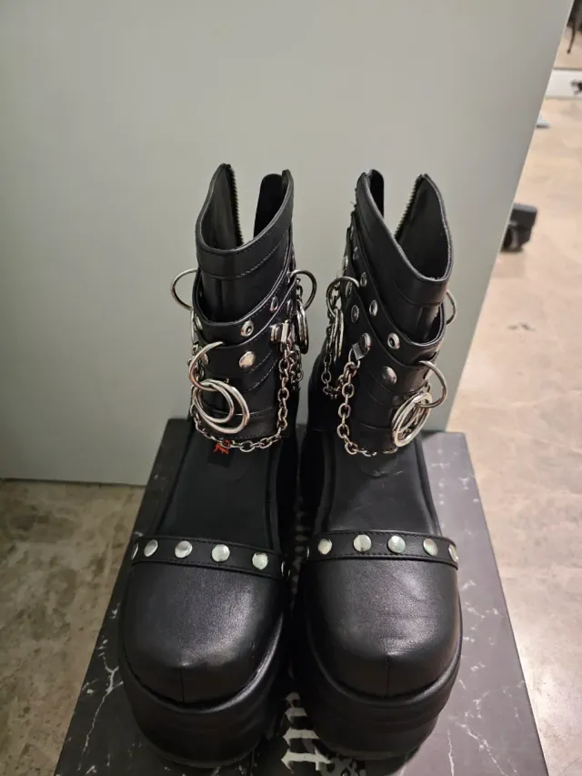 Demonia Wave 22 Plataforma