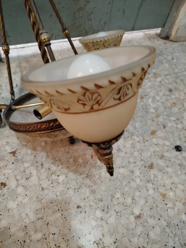 Lámpara de techo de cristal y metal