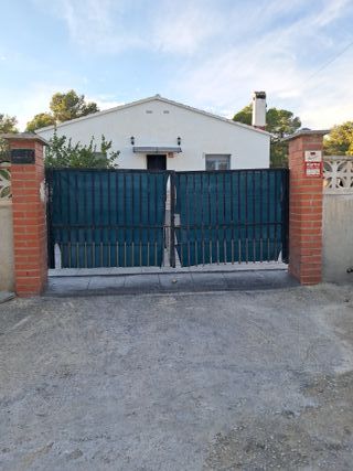 Puerta exterior rústica