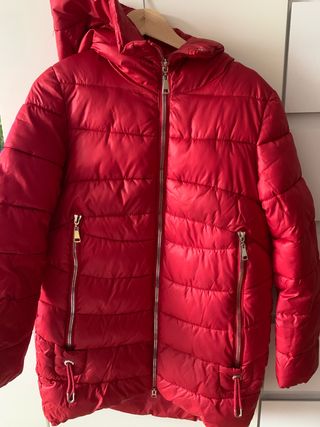 Abrigo rojo talla M