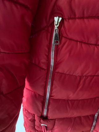 Abrigo rojo talla M