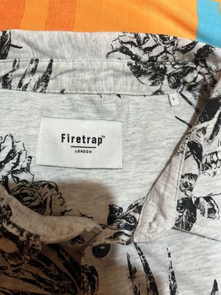 Camisa Estampada Calaveras y Rosas