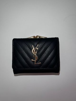 Portafoglio Saint Laurent nero con logo oro
