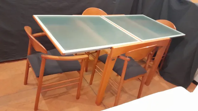 Mesa extensible y 4 sillas