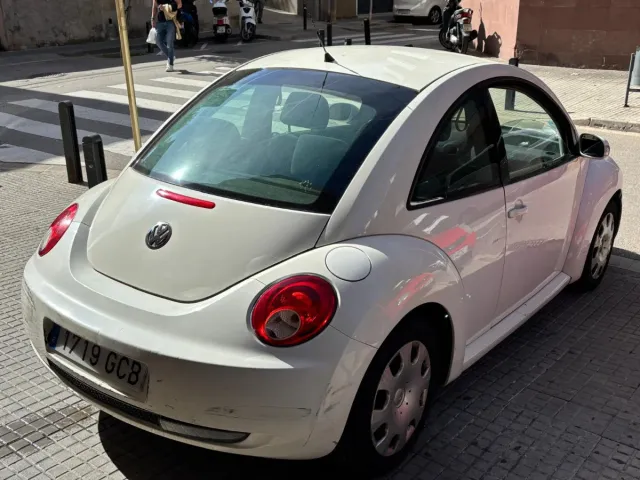 Volkswagen new beetle motor 1.6 (102 CV) año 2008.