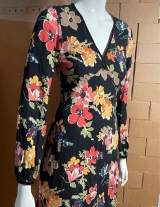 Vestido midi floral Zara