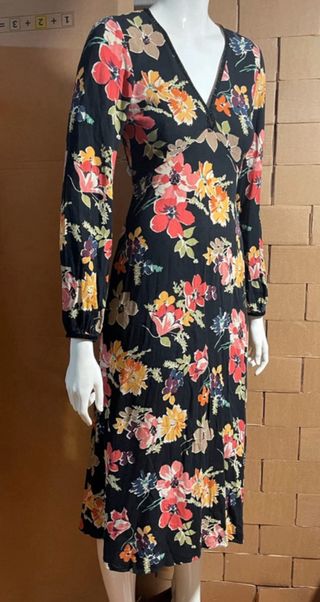 Vestido midi floral Zara