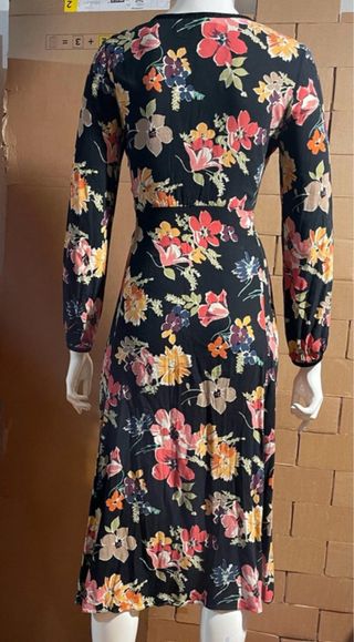 Vestido midi floral Zara