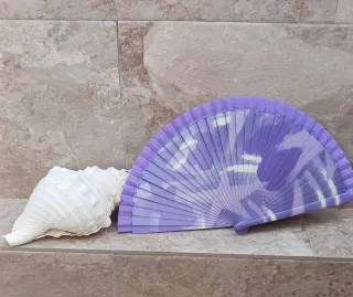 Abanico de madera pintado a mano