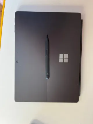 Surface Pro 9 i7 16GB RAM 256GB SSD + Tastiera