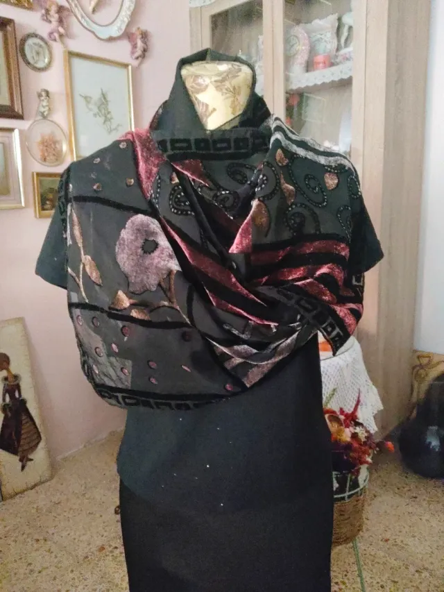 Pañuelo cuello Punto Roma negro y rojo