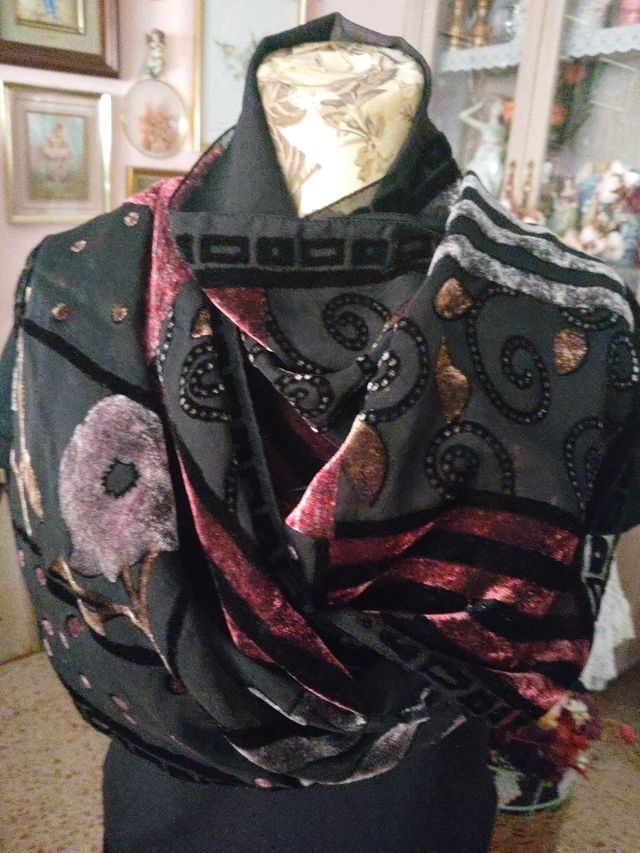 Pañuelo cuello Punto Roma negro y rojo