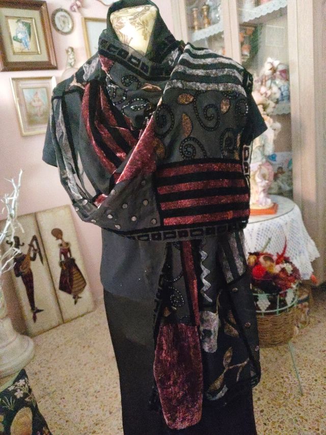 Pañuelo cuello Punto Roma negro y rojo