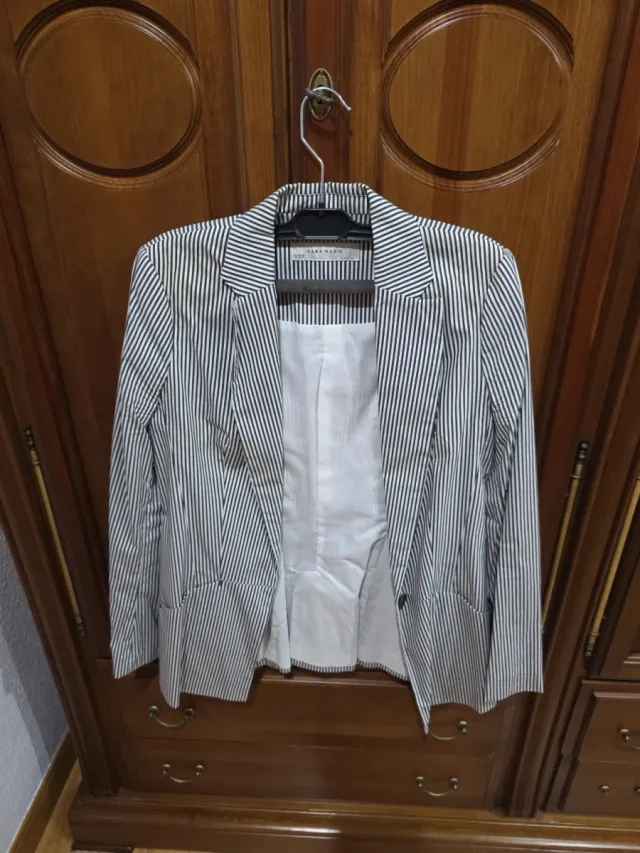 Blazer ZARA BASIC rayas blanco y negro