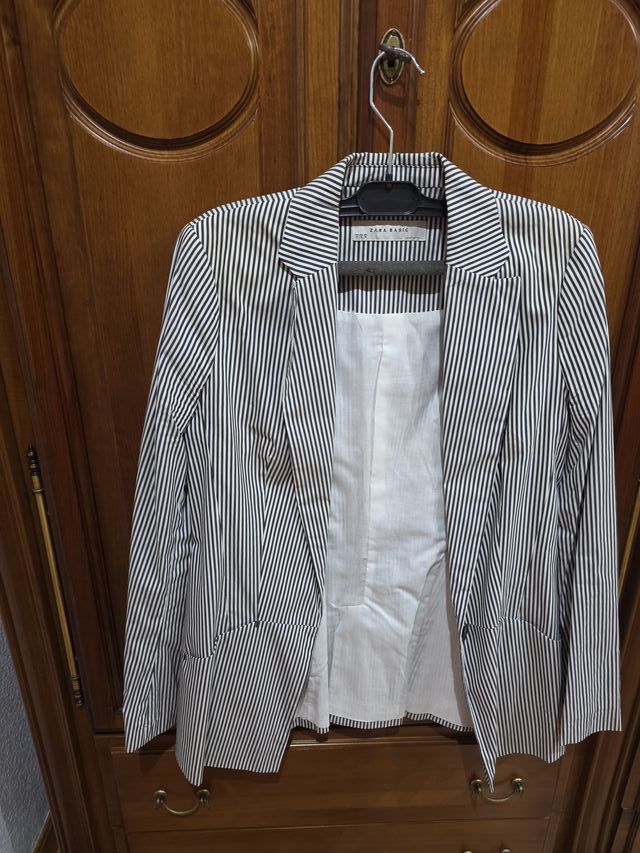 Blazer ZARA BASIC rayas blanco y negro