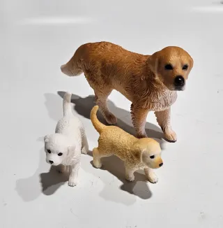 Golden Retriever y 2 cachorros Schleich
