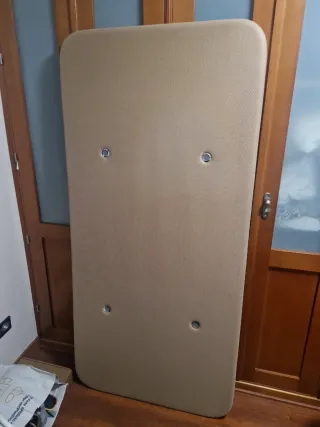 Base tapizada 90x190cm con patas