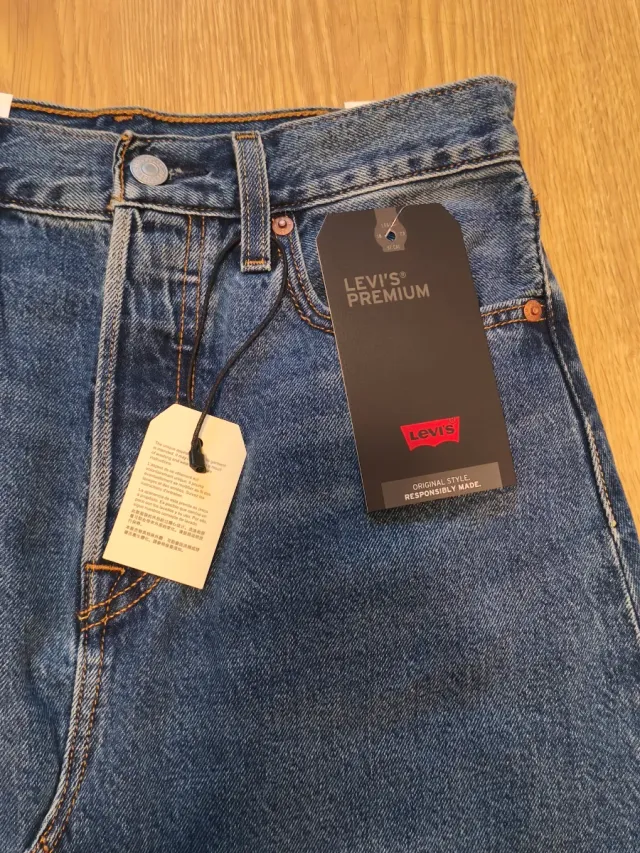 Falda midi vaquera Levi's