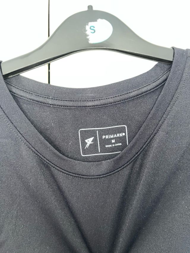 Camisetas deportivas beige y negra Primark