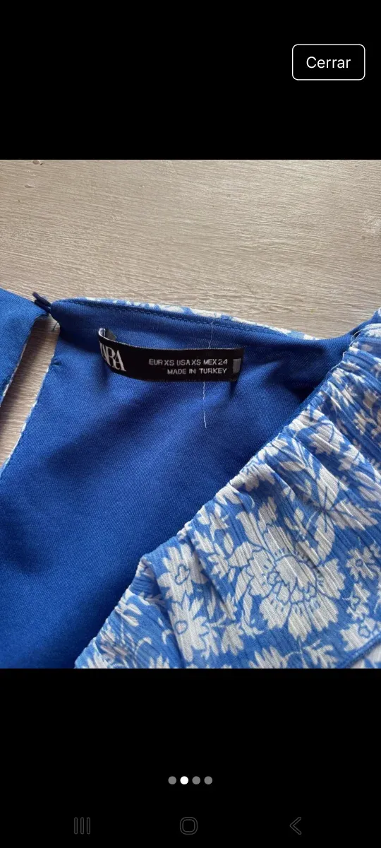 Vestido floral azul y blanco