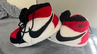Zapatillas estilo Jordan Casa  38-40. calentitas