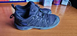 Zapatillas Salomon. Num 38.