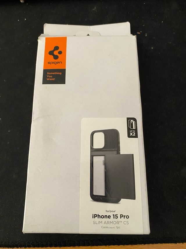 Funda Spigen iPhone 15 Pro Slim Armor CS