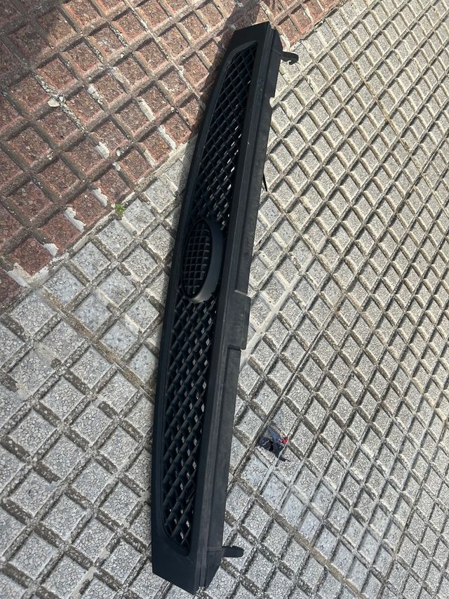 Rejilla Delantera Ford Fiesta