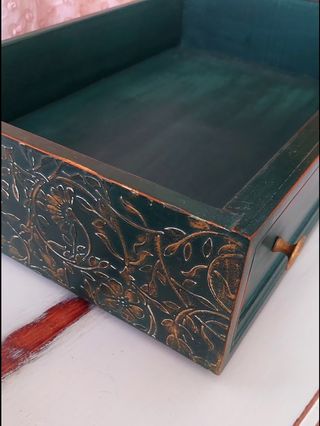 Vassoio/Cassetto portaoggetti decorato