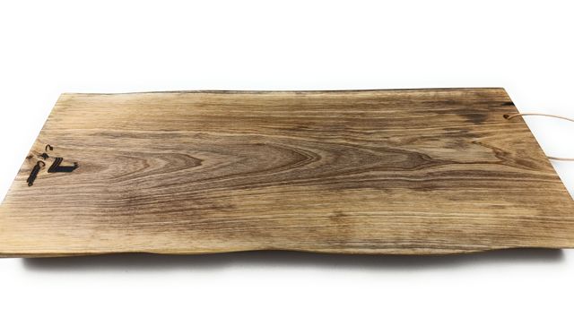 Vassoio artigianale in legno di noce