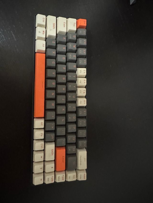 Teclado Mecánico Compacto Gris y Naranja