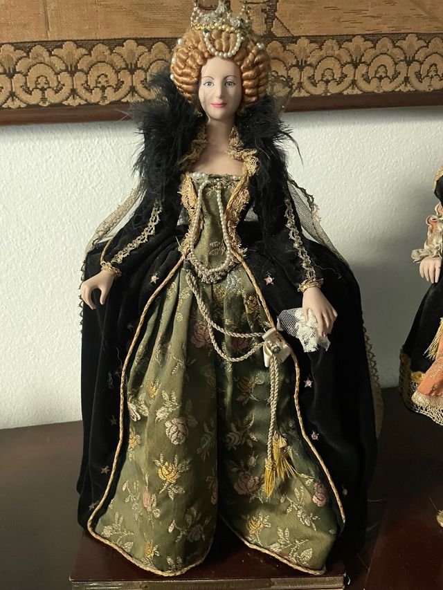 Coppia di bambole Royal Porcelain