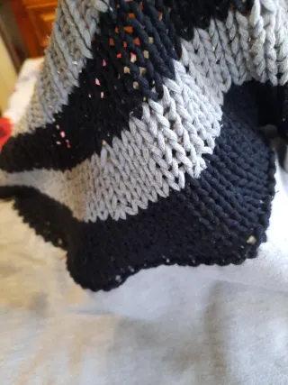 Maglia lunga felpata grigia e nera