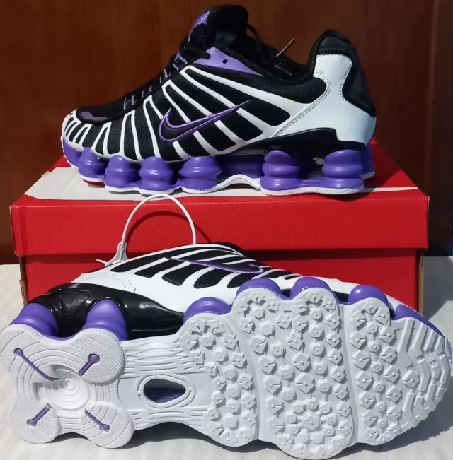 Nike Shox Zapatillas Negras y Moradas