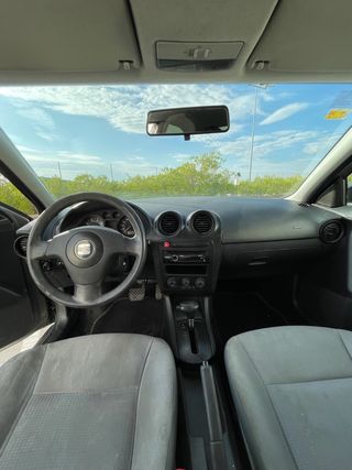 SEAT Ibiza Automatico Gasolina 2002 Gris Nardo